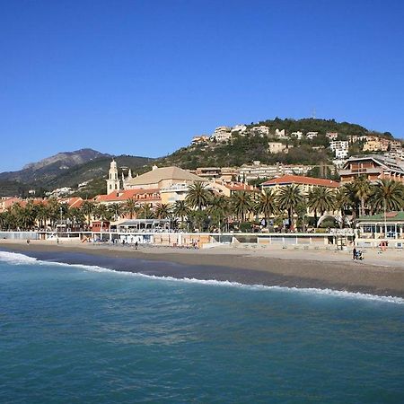 Holiday In Pietra Ligure Luaran gambar